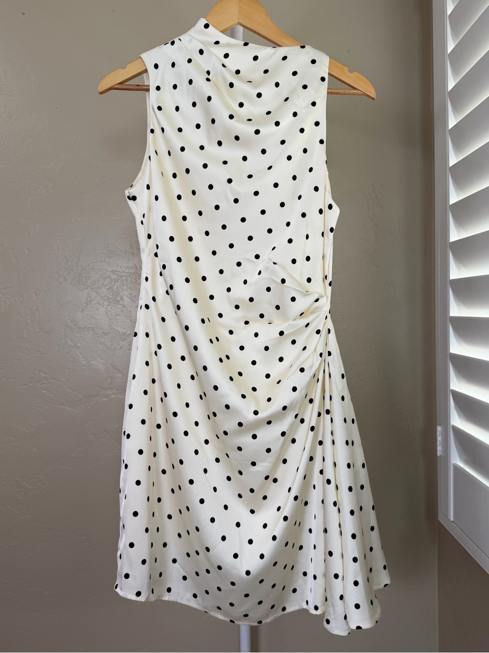 Commense Satin Polka Dot Ruched Mini Dress Cream Black Medium NWT Sleeveless - Picture 3 of 9